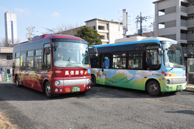 写真:市内循環バス(ラッピングバス)