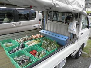 写真：加山光雄さん野菜販売軽トラック