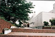 イラスト：和光市立本町小学校外観