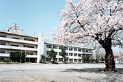 写真：白子小学校外観