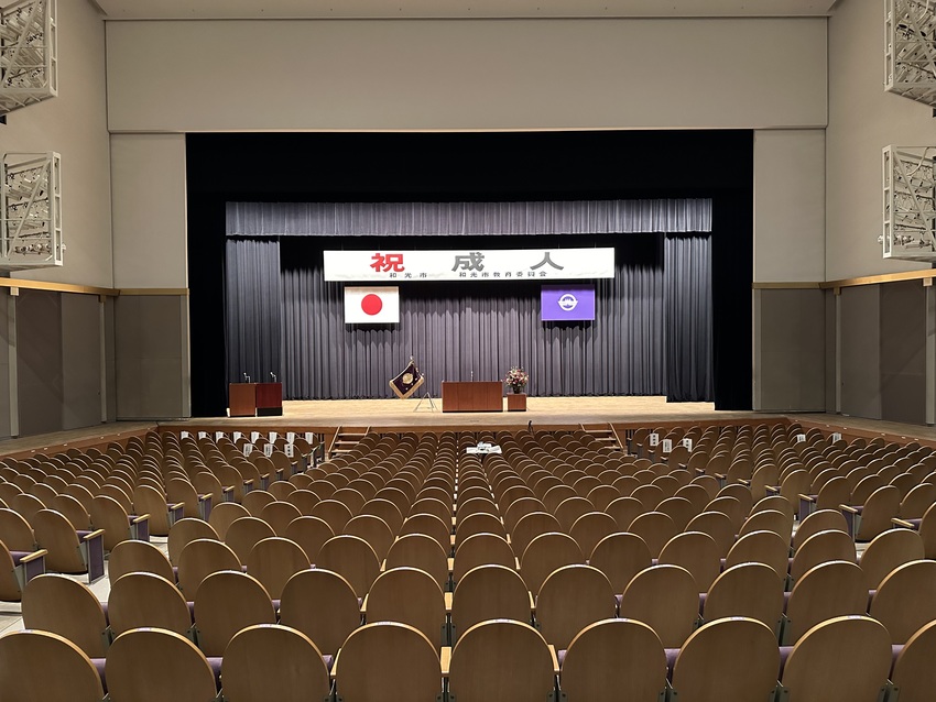 会場