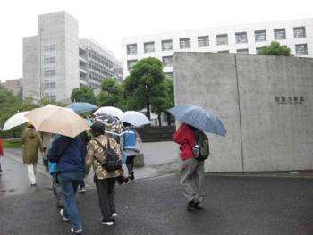 写真：景観まちあるきの様子1