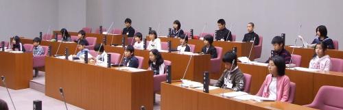 写真：子ども議会の様子