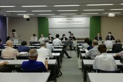写真：特別委員会（百条委員会）調査結果報告会の様子2