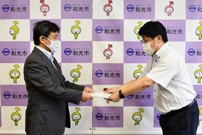 写真:答申書提出1