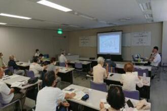 写真：講義の様子1