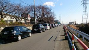 写真：清掃センターへごみを搬入するための長蛇の列