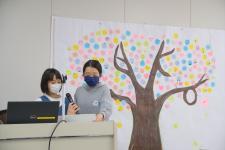 写真：平和都市宣言を読み上げる様子