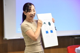 画像:特別授業をする松成社長