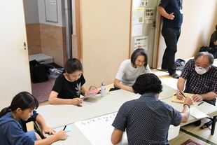 写真：班で話し合いの様子3