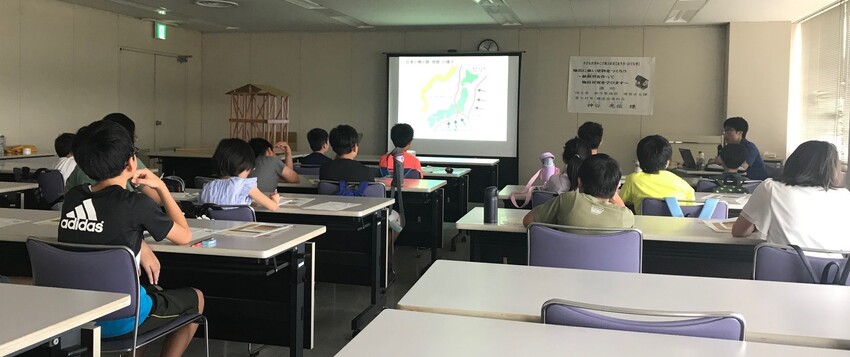 第3日目「地震に強い建物を作ろう～紙模型を作って地震対策を学びます～」