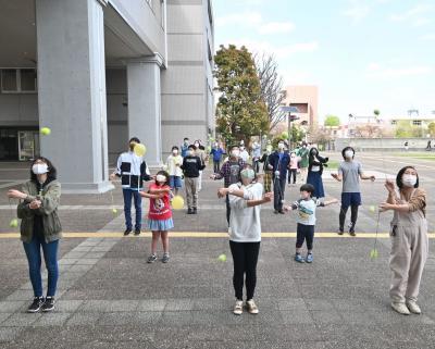 写真：ポイをする様子