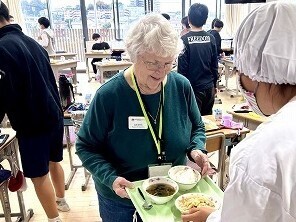 下新倉小学校給食