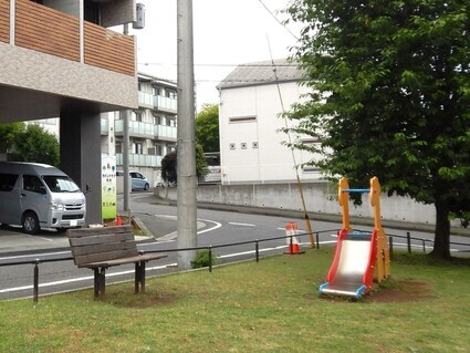 やとじま公園日除け設置前の画像