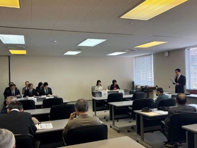 写真：議会報告会の様子1