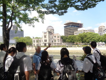 原爆ドームと平和記念公園