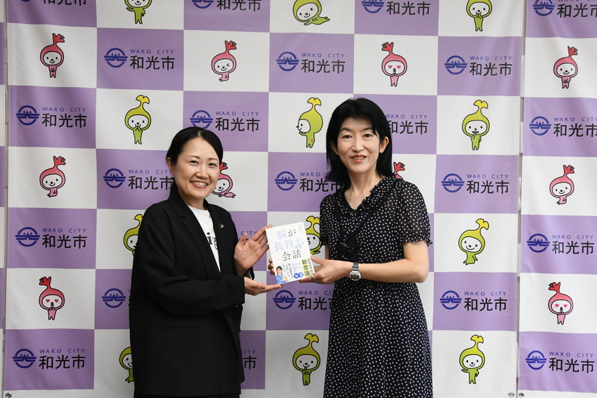 市長と大武氏の写真