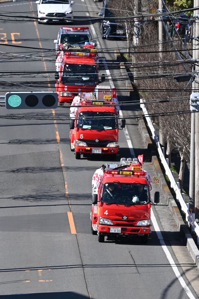 写真：消防車両等による火災予防パレード