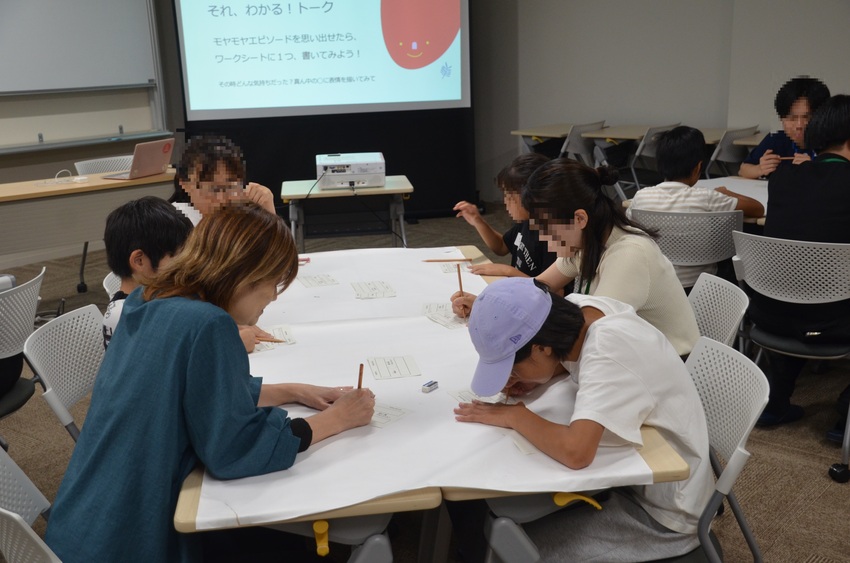 図書館下新倉分館でのワークショップの様子①